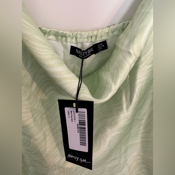 NWT Green swirl cowl neck top - Picture 3 of 3